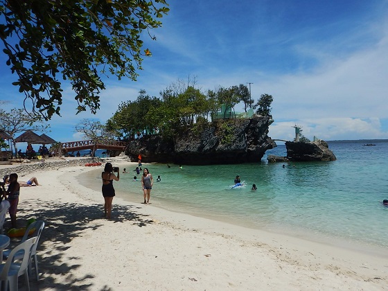 Amazing Salagdoong Beach in Siquijor