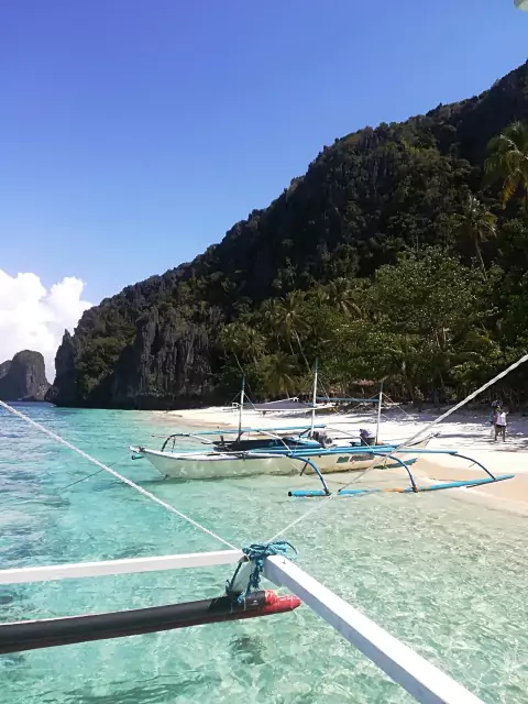 Island hopping organized by Lages Island resort